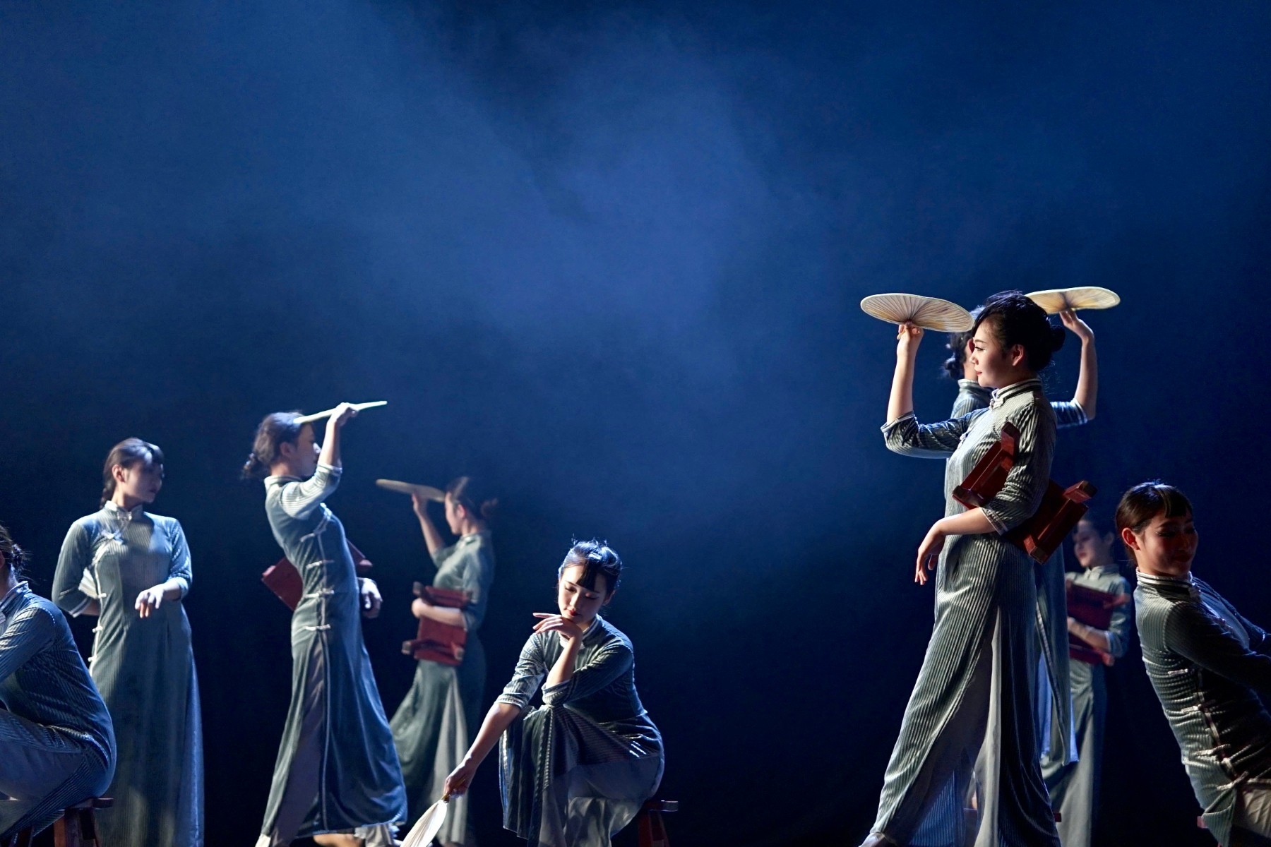 著名舞蹈艺术家杨丽萍莅临云南大学滇池学院参观 - 云南大学滇池学院